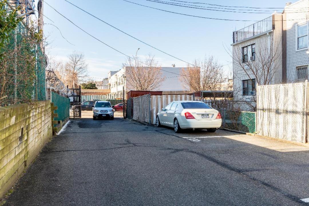 Two Bedrooms Apartment Manage And Supervise By Host Endless Features Amenities Dishwasher Washer Dryer Best Wifi Internet Services By Verizon Fios 960 Upload 960 Download Bi Monthly Free Housekeeping Services Huge 10000 Square Footage ニューヨーク エクステリア 写真
